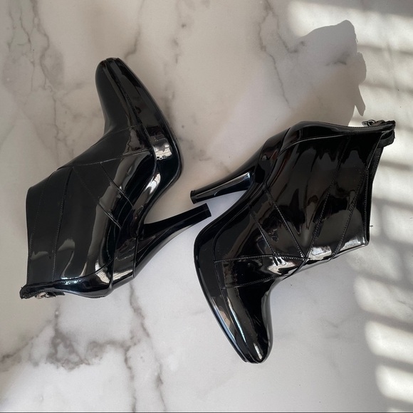 Burberry Patent Leather Zip Booties- Black EU 39.5 - Picture 10 of 12